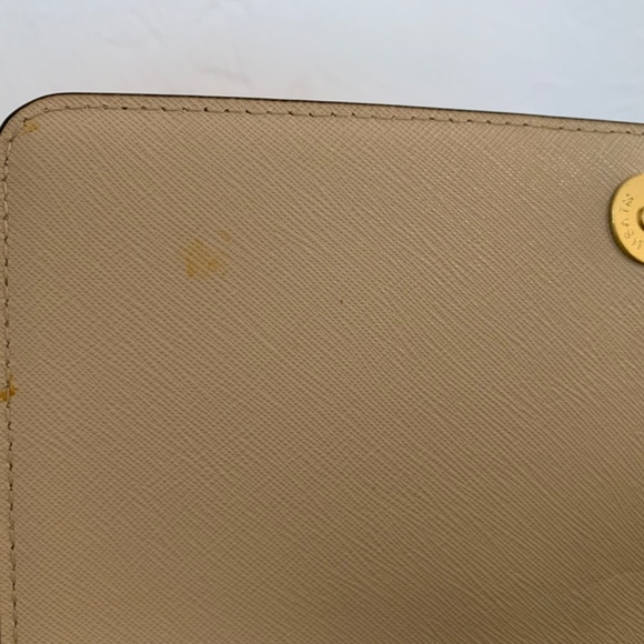 Michael Kors Leather Crossbody Flap Closure Cream/Gold Accents - Picture 8 of 10